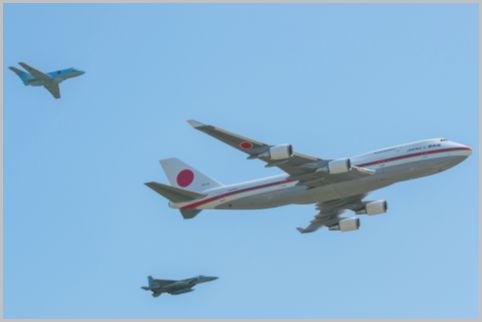 千歳基地航空祭で見られる政府専用機の編隊飛行